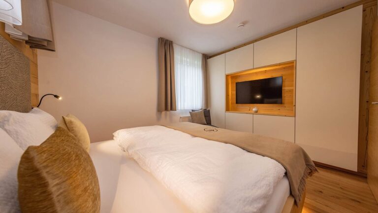 FESH LIVING Schlafzimmer Doppelbett Smart-TV