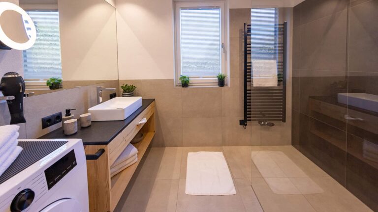 FESH LIVING Bad Dusche WC Waschmaschine Föhn Haartrockner
