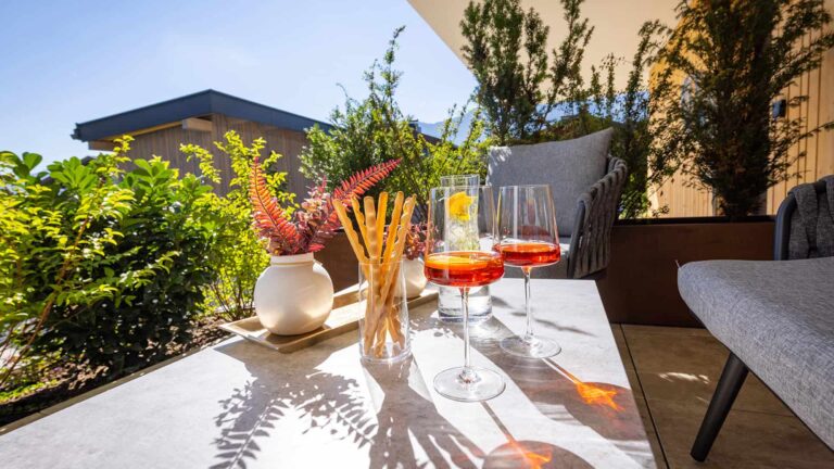 FESH LIVING Terrasse Abend Genießen