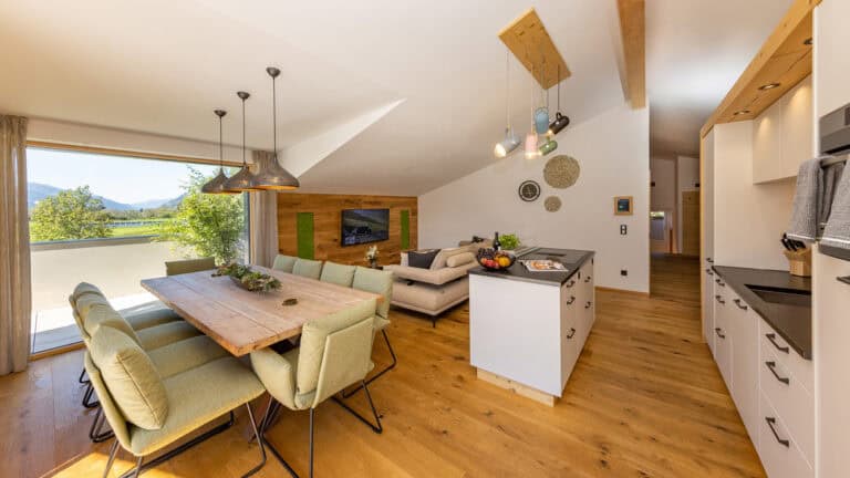 Penthouse Küche Wohnzimmer Esszimmer Couch Smart-TV