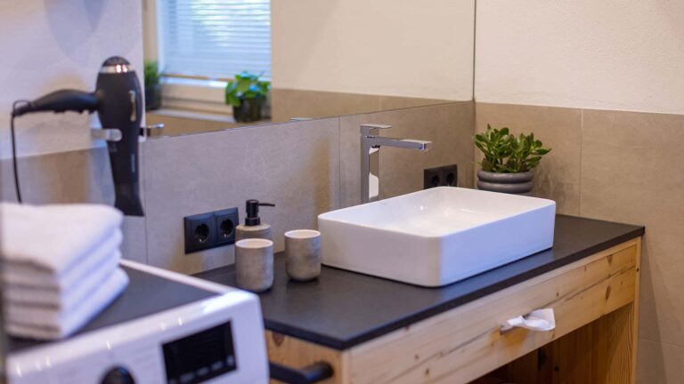 FESH LIVING Badezimmer Dusche Föhn Waschmaschine